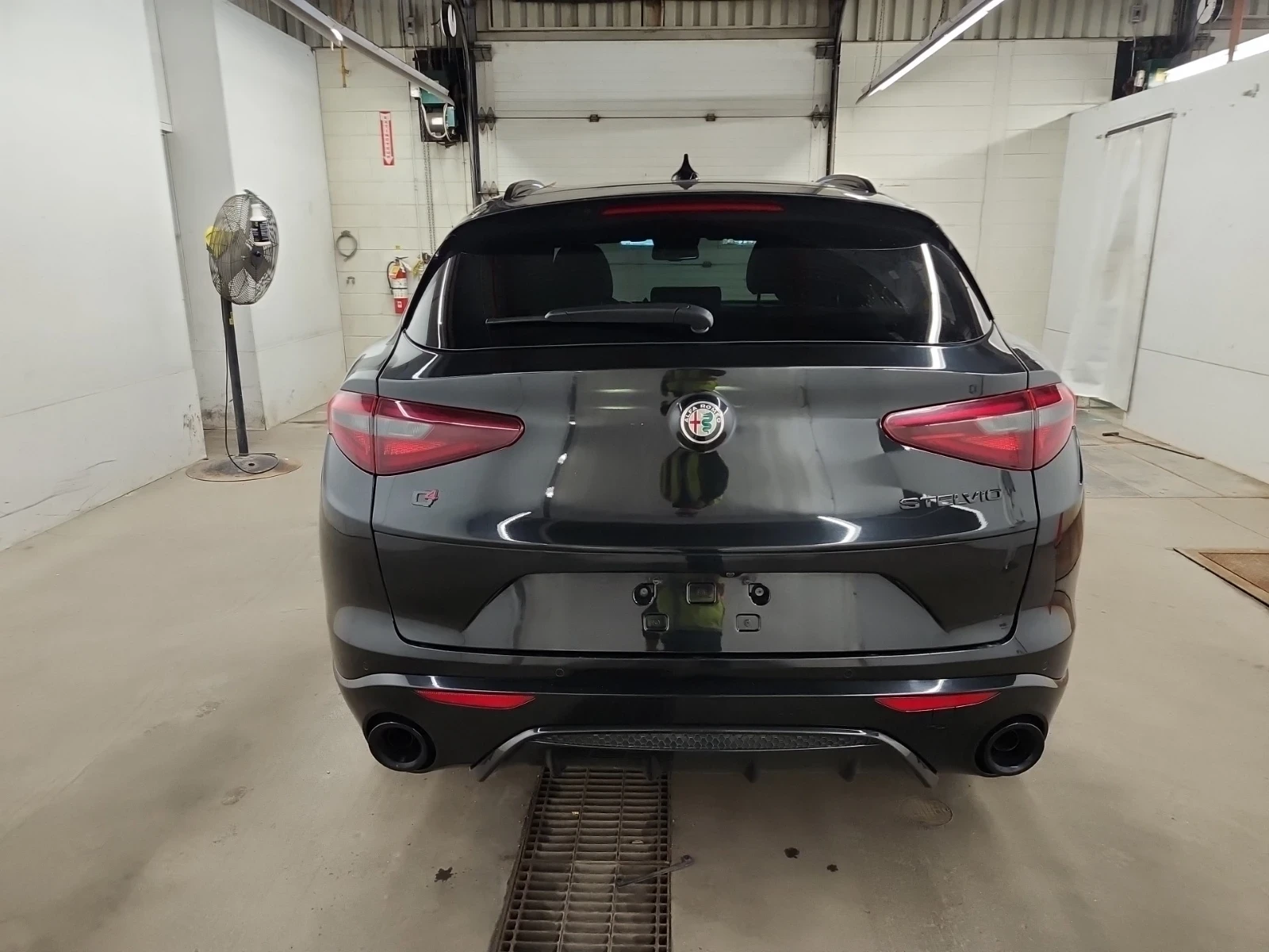Alfa Romeo Stelvio ESTREMA * 2.0T * ПАНОРАМА * CARFAX * , снимка 5 - Автомобили и джипове - 55503535