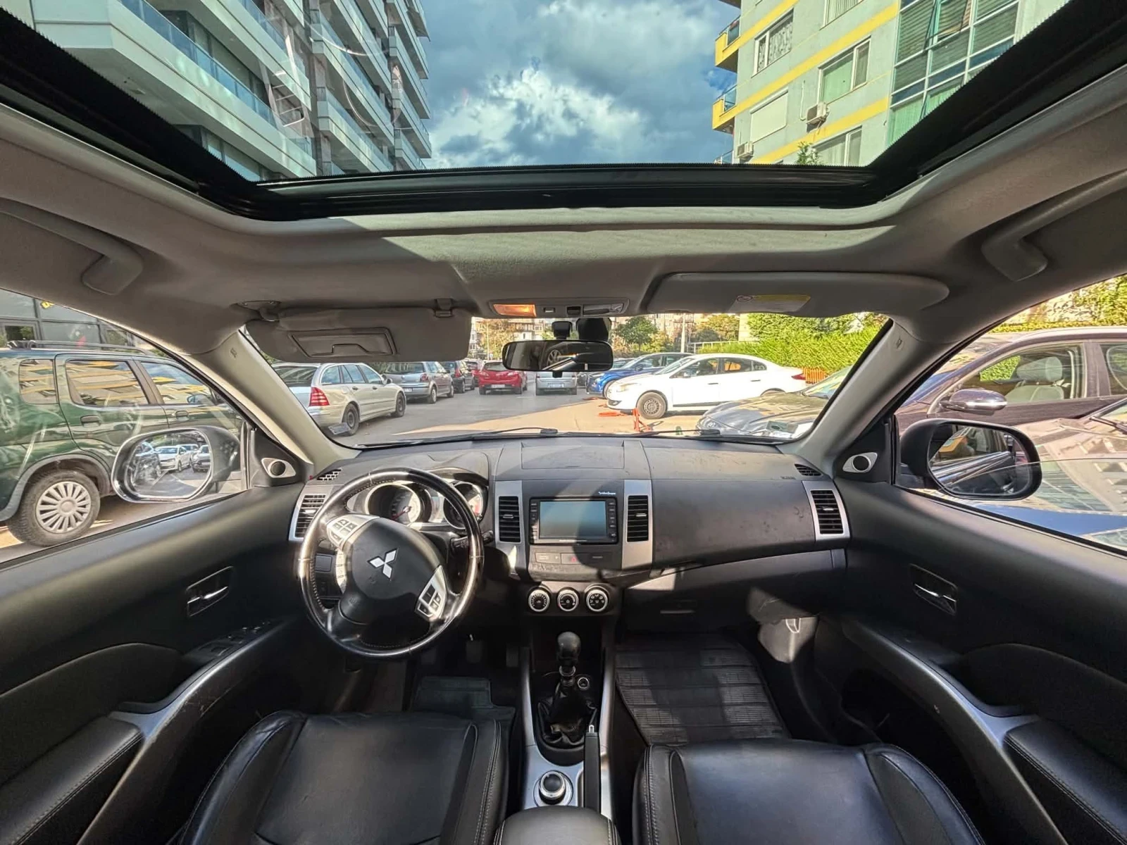 Mitsubishi Outlander, снимка 7 - Автомобили и джипове - 56547358