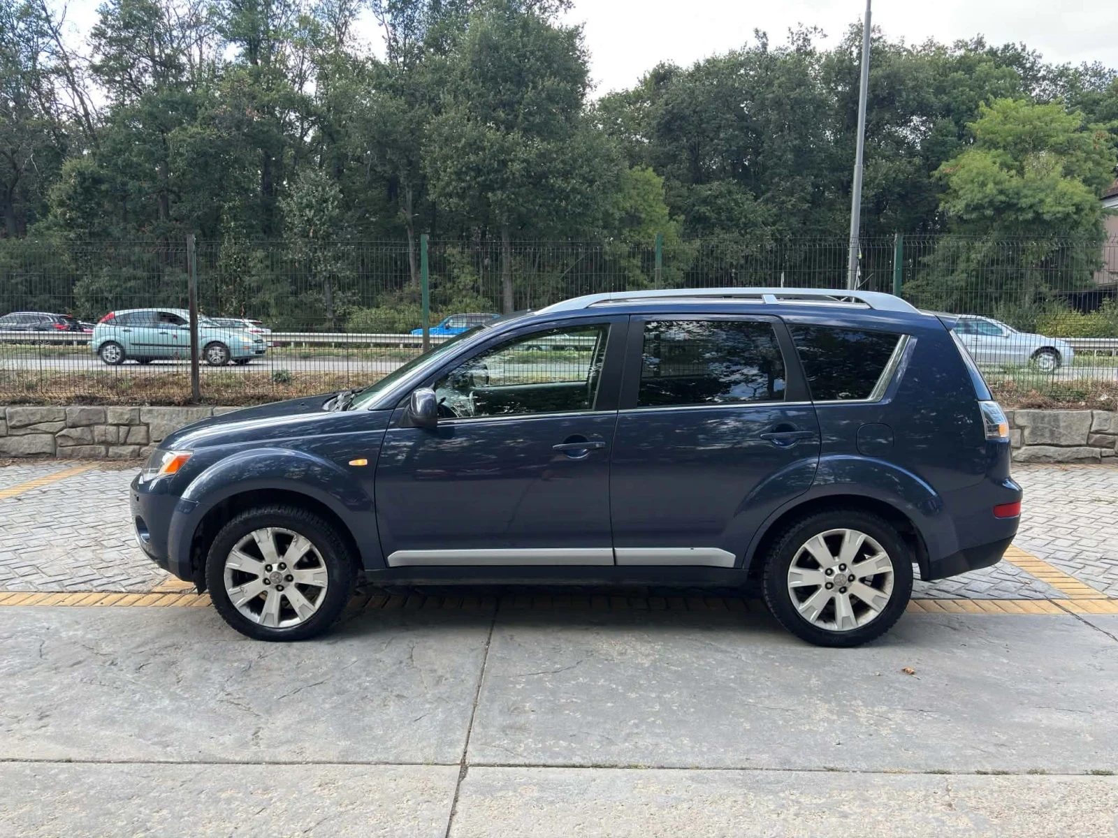 Mitsubishi Outlander, снимка 2 - Автомобили и джипове - 56547358