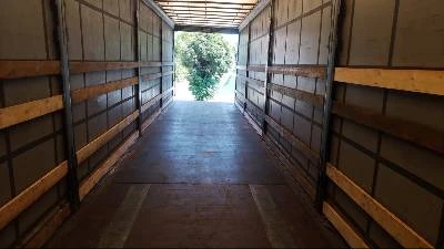 Полуремарке Schmitz Cargobull Varios с повдигащ се таван (механично), снимка 11 - Ремаркета - 52934330