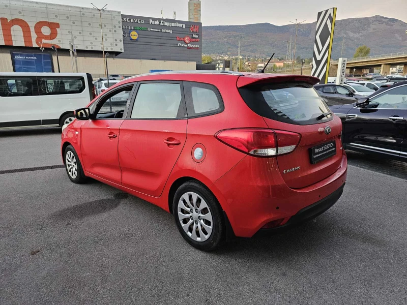 Kia Carens, снимка 4 - Автомобили и джипове - 47704876