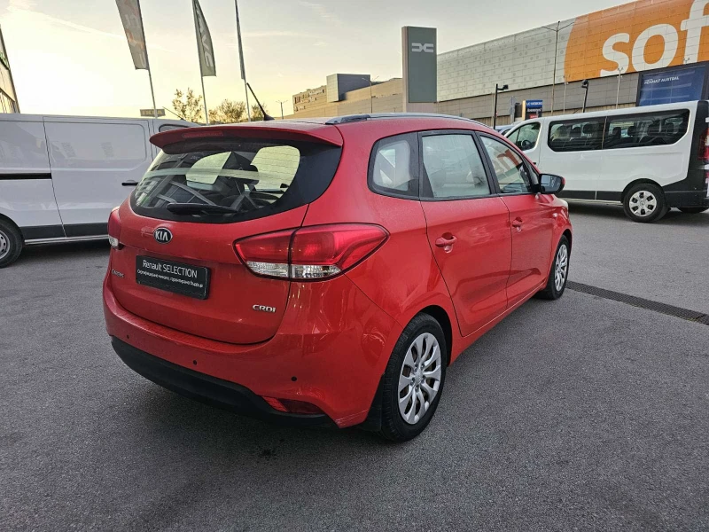 Kia Carens, снимка 5 - Автомобили и джипове - 47704876