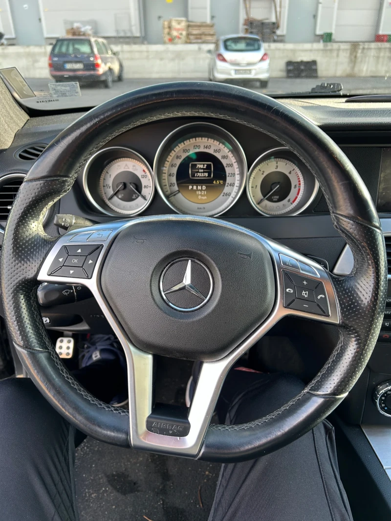 Mercedes-Benz C 220, снимка 6 - Автомобили и джипове - 48078998