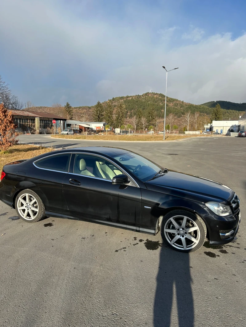 Mercedes-Benz C 220, снимка 3 - Автомобили и джипове - 48078998