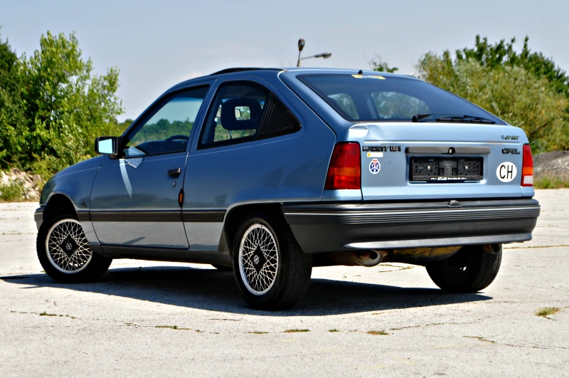 Opel Kadett 1.6 GL Automat УНИКАТ Швейцария, снимка 4 - Автомобили и джипове - 49432984