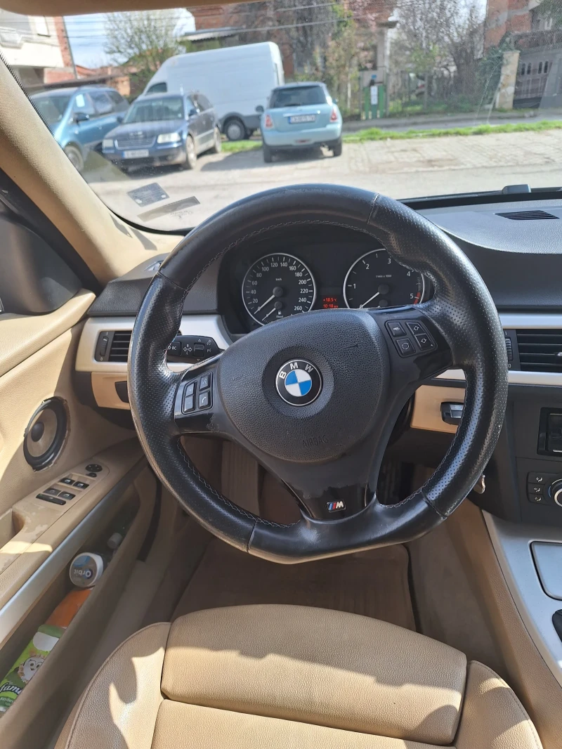 BMW 320, снимка 11 - Автомобили и джипове - 49527655