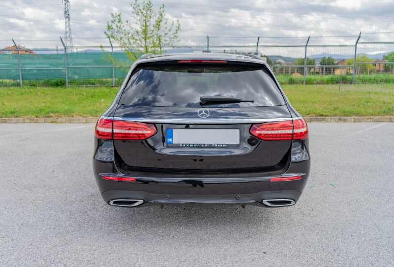 Mercedes-Benz E 400 MERCEDES E400d BI-TURBO ALCANTARA AMG пакет! , снимка 11 - Автомобили и джипове - 50636096