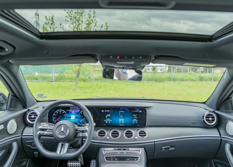 Mercedes-Benz E 400 MERCEDES E400d BI-TURBO ALCANTARA AMG пакет! , снимка 4 - Автомобили и джипове - 50636096