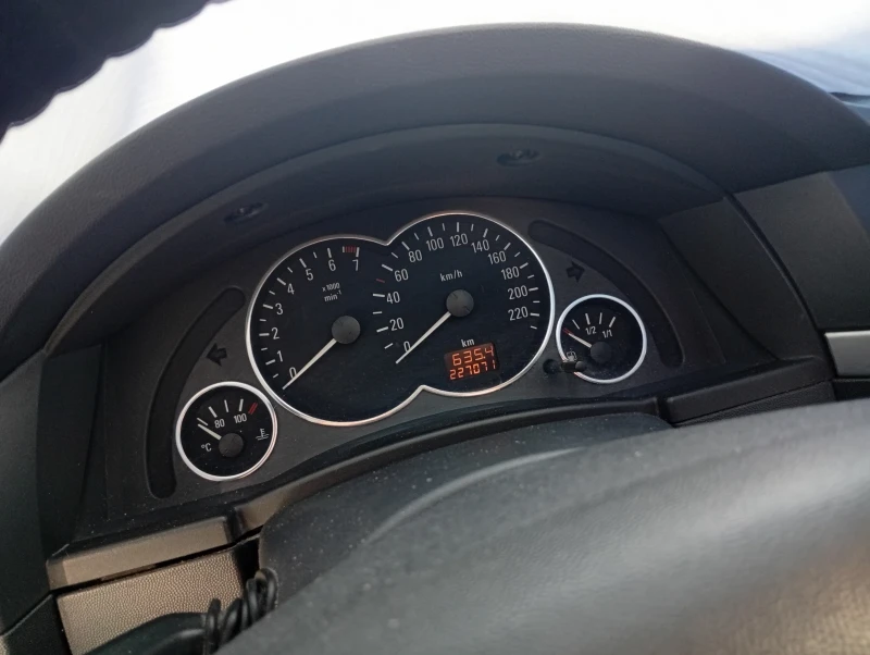 Opel Meriva, снимка 3 - Автомобили и джипове - 52620380