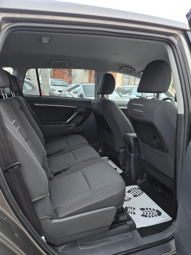 Toyota Verso 1.6i+ Navi+ kamera, снимка 11 - Автомобили и джипове - 53263597