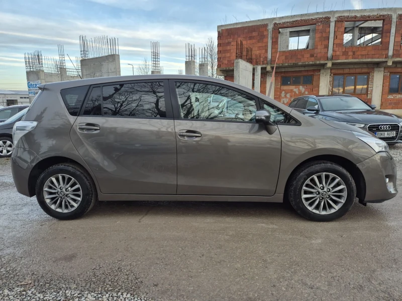 Toyota Verso 1.6i+ Navi+ kamera, снимка 6 - Автомобили и джипове - 53263597
