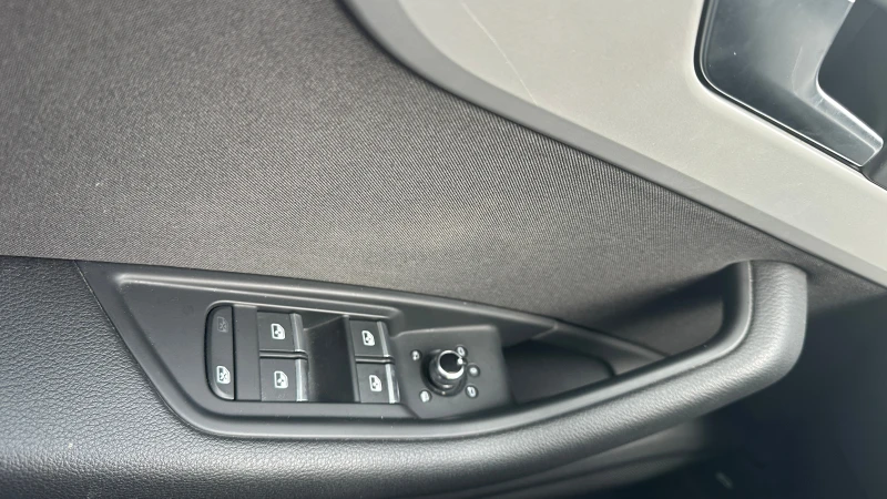 Audi A4 2.0 TDI Automatic HUD, снимка 16 - Автомобили и джипове - 53362952
