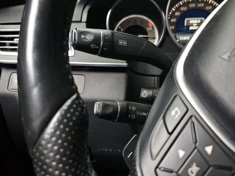 Mercedes-Benz E 220, снимка 17 - Автомобили и джипове - 52872682