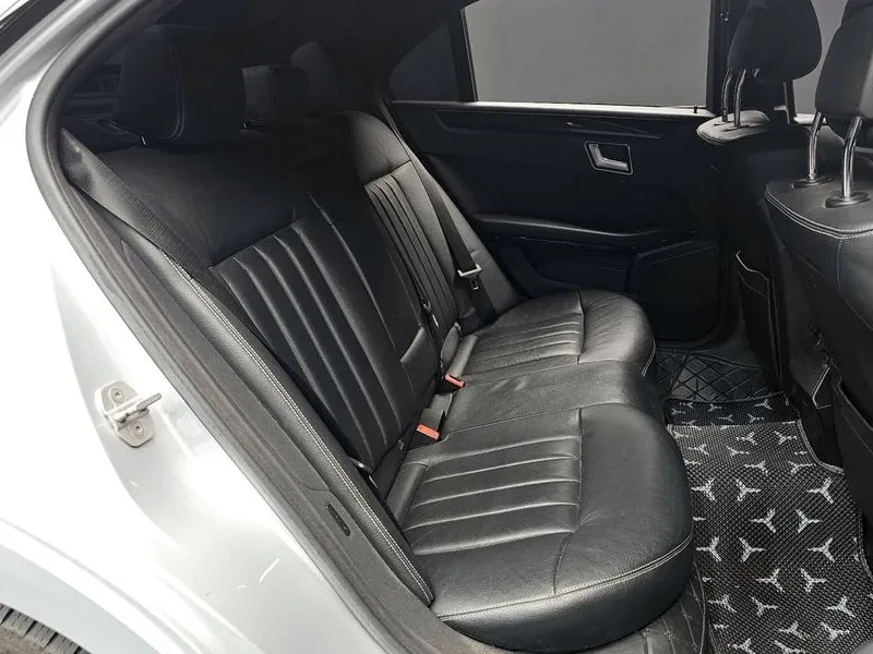 Mercedes-Benz E 220, снимка 12 - Автомобили и джипове - 52872682