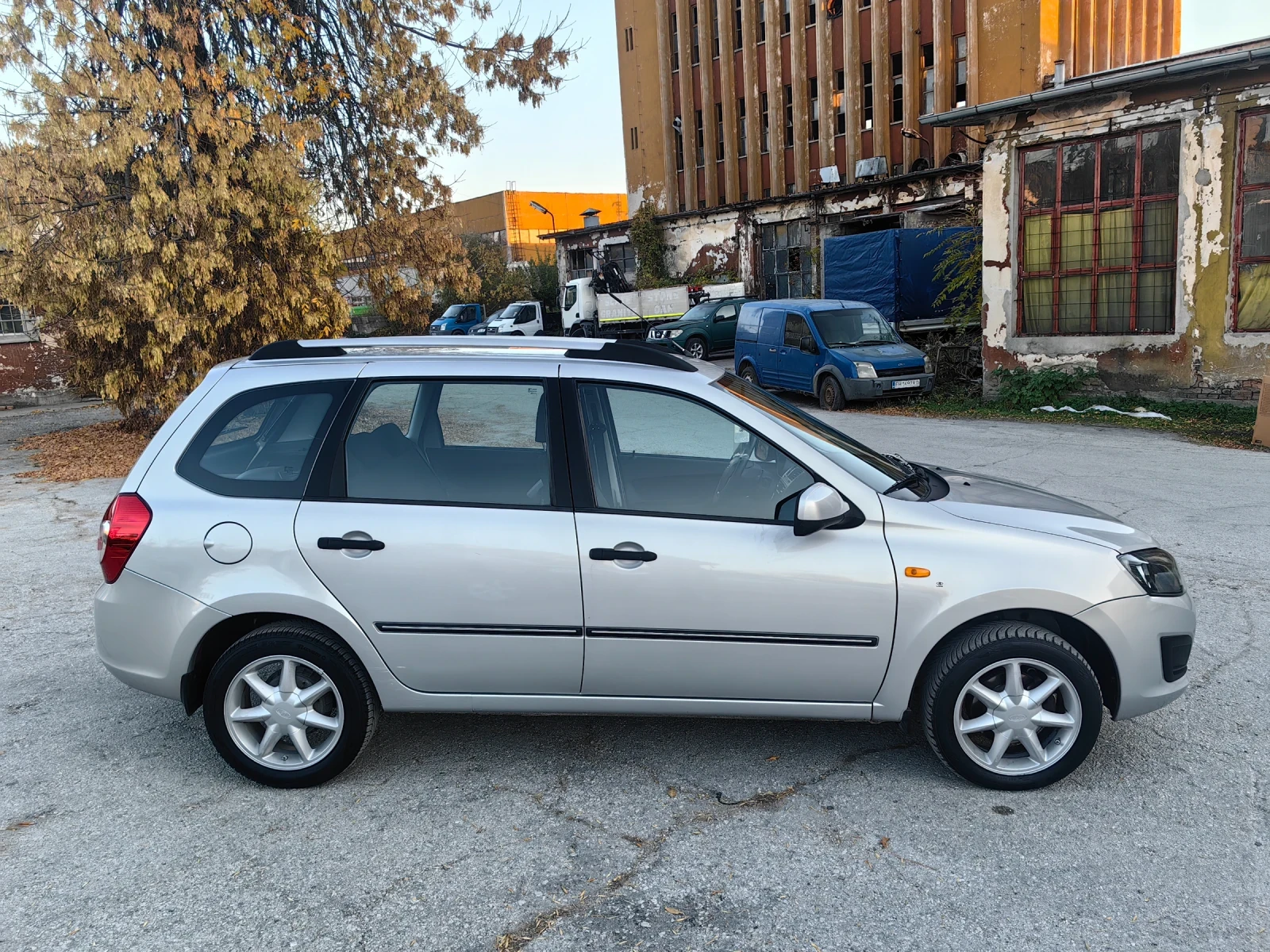 Lada Kalina 1.6 бензин 98 кс, Климатик, ЕВРО 6  - изображение 4