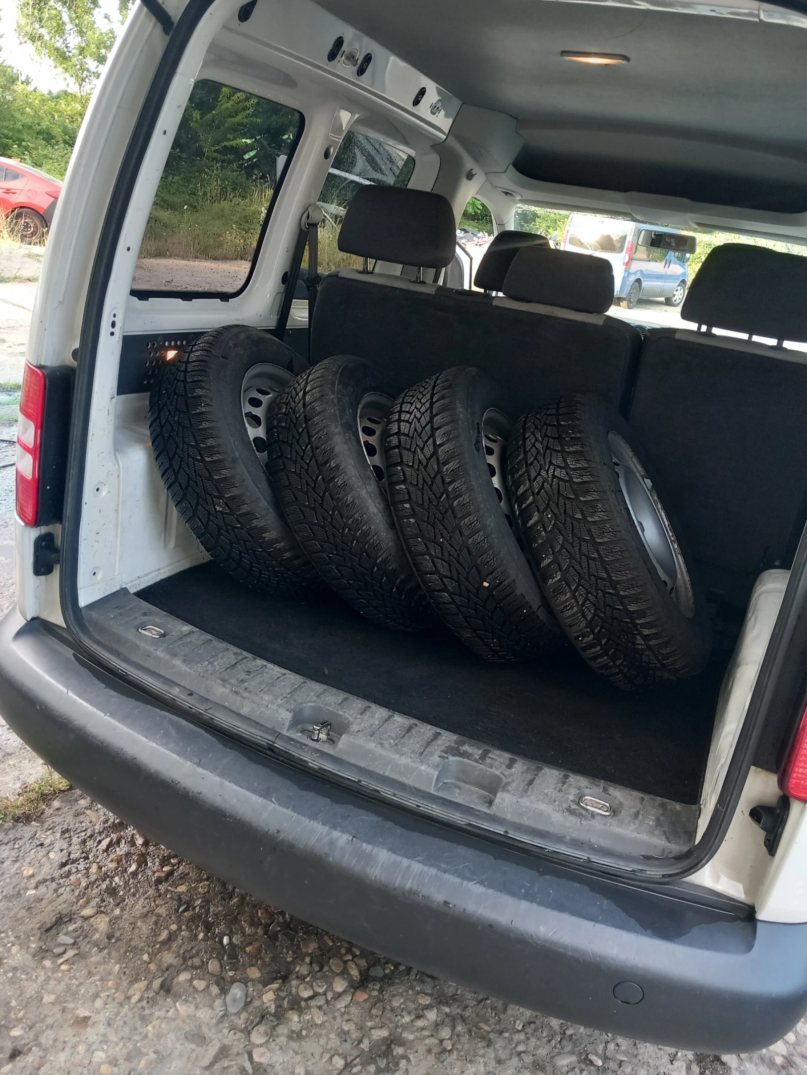 VW Caddy 1.2 TSI | Mobile.bg — изображение 14