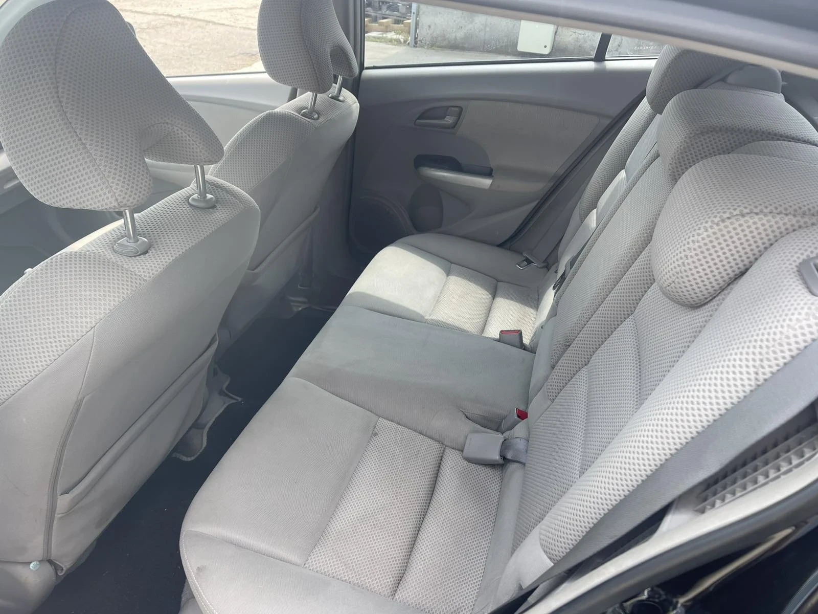 Honda Insight Automatic - изображение 9