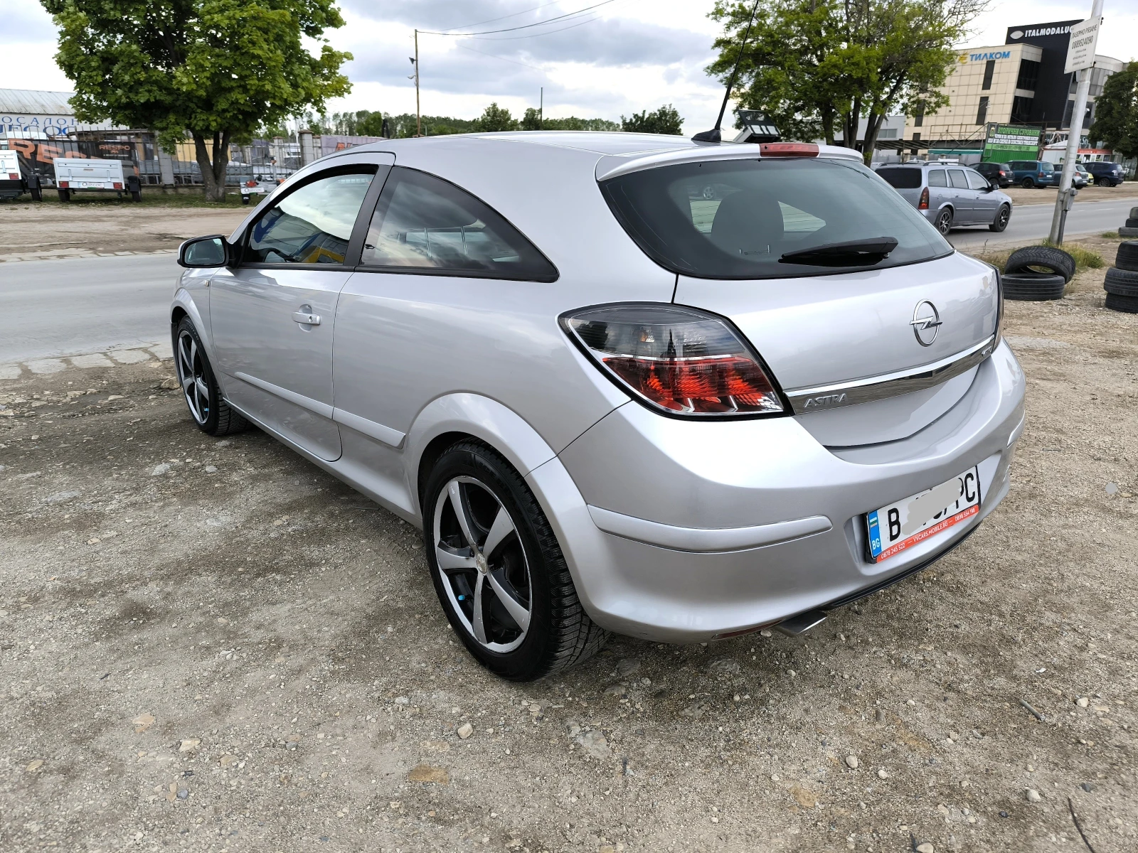 Opel Astra GTC 1.9CDTI EURO4 РЕГИСТРИРАН - изображение 4
