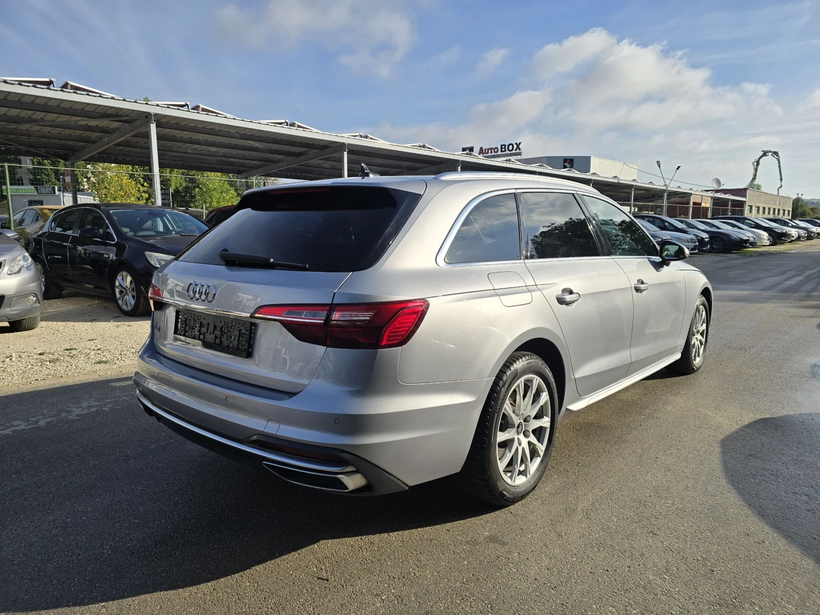 Audi A4 2.0TDI 163 DISTRONIC KEYLESS GO Топ състояние  - изображение 4