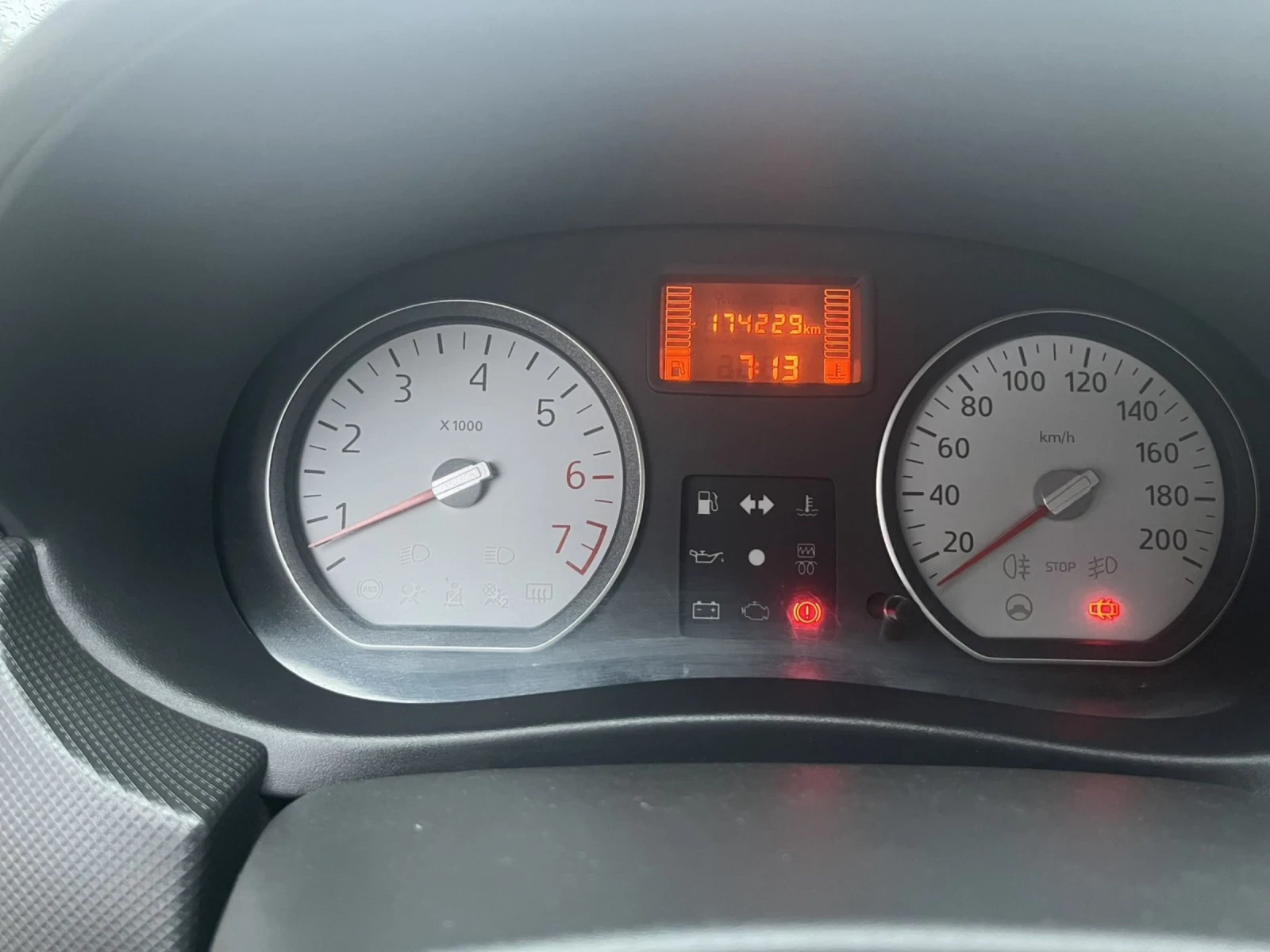 Dacia Logan 1.6-Бензин Газ - изображение 7