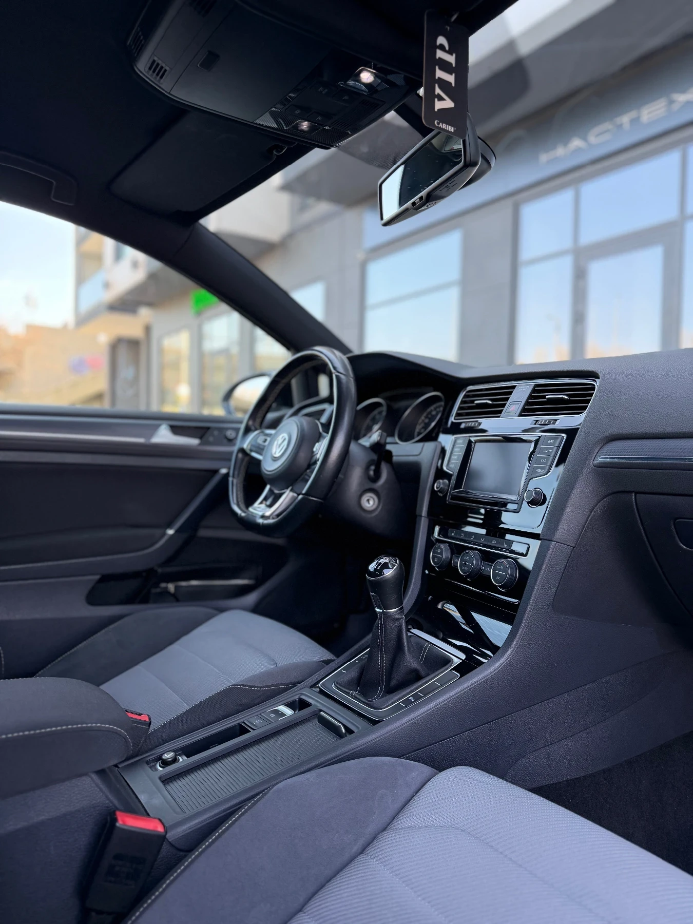 VW Golf Rline , снимка 9 - Автомобили и джипове - 54031857