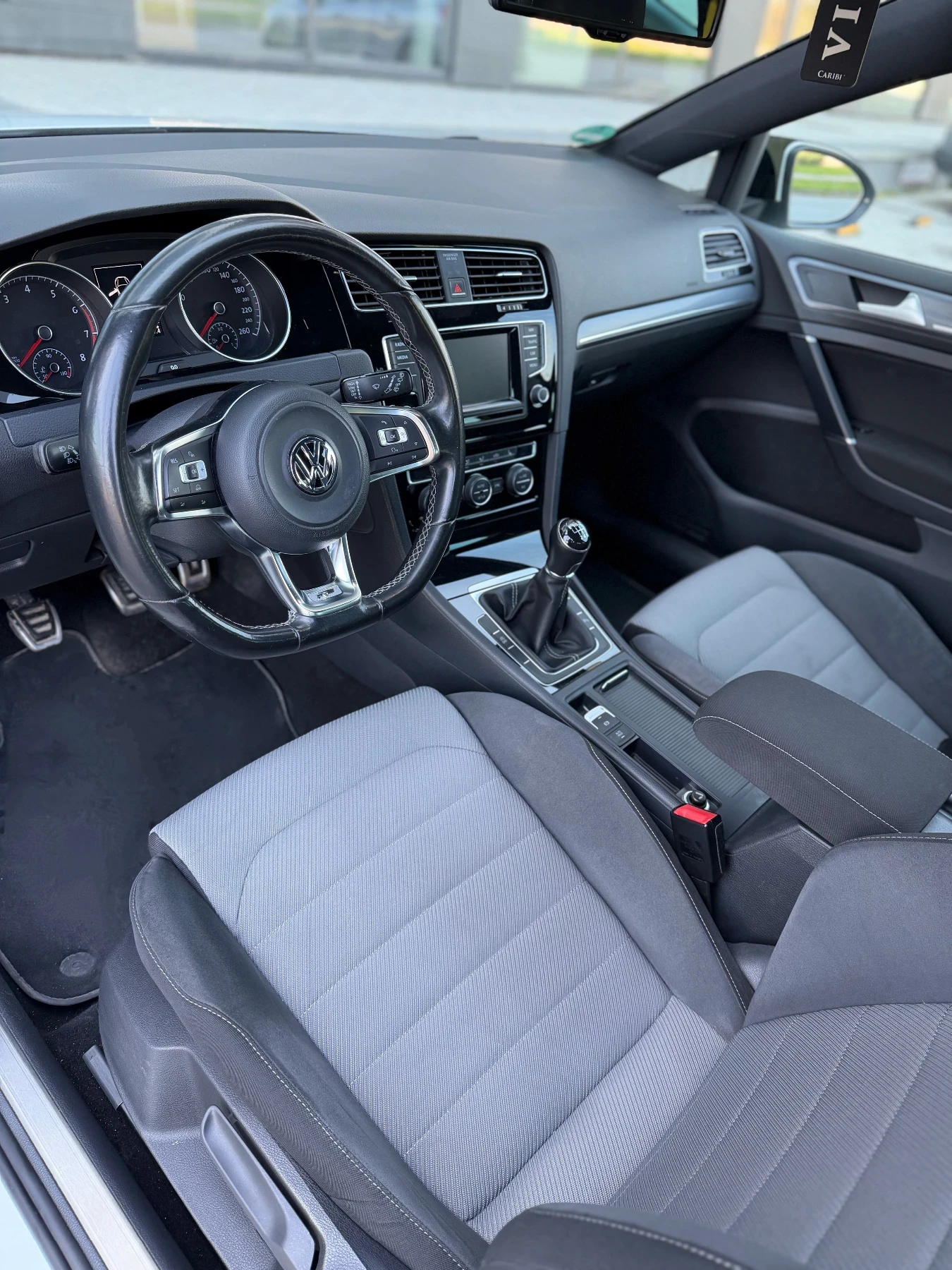 VW Golf Rline , снимка 7 - Автомобили и джипове - 54031857