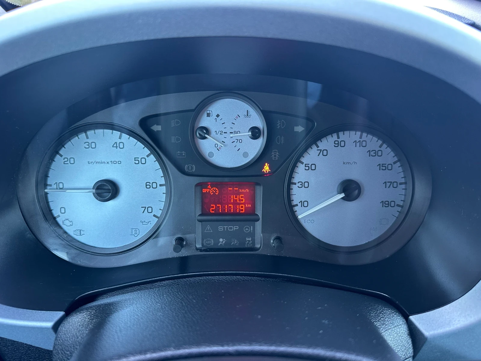 Citroen Berlingo 1.6HDi/92Кс/MULTiSPACE/FACELiFT/LED/ГЕРМАНИЯ, снимка 9 - Автомобили и джипове - 54154082