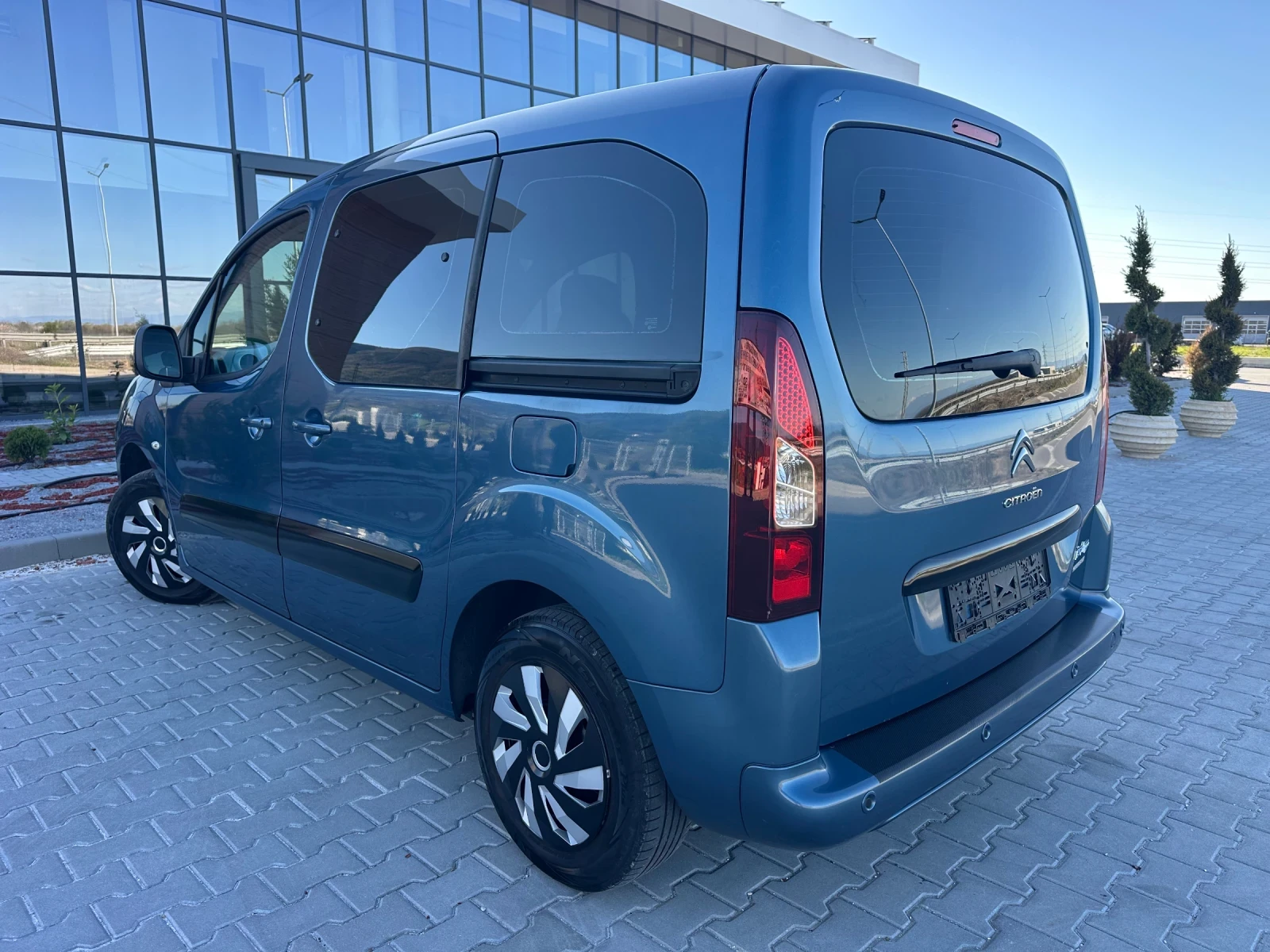 Citroen Berlingo 1.6HDi/92Кс/MULTiSPACE/FACELiFT/LED/ГЕРМАНИЯ, снимка 3 - Автомобили и джипове - 54154082