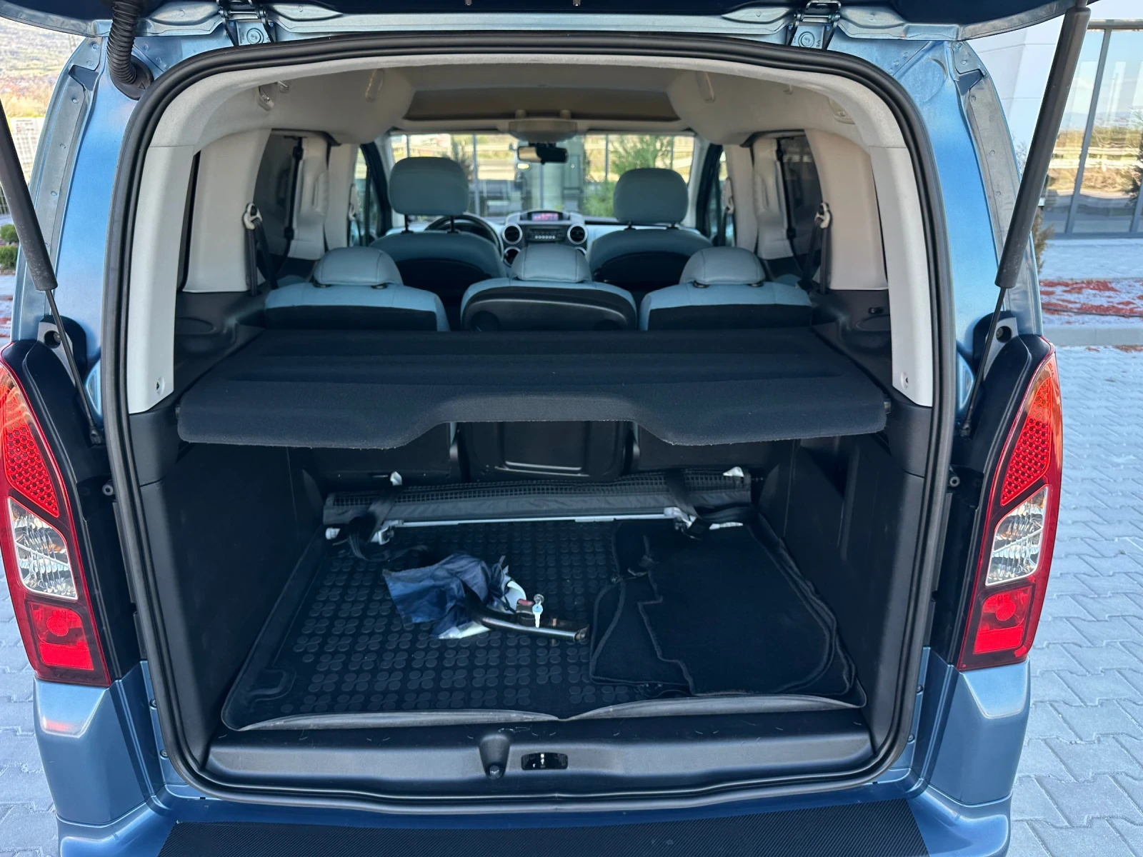 Citroen Berlingo 1.6HDi/92Кс/MULTiSPACE/FACELiFT/LED/ГЕРМАНИЯ, снимка 8 - Автомобили и джипове - 54154082