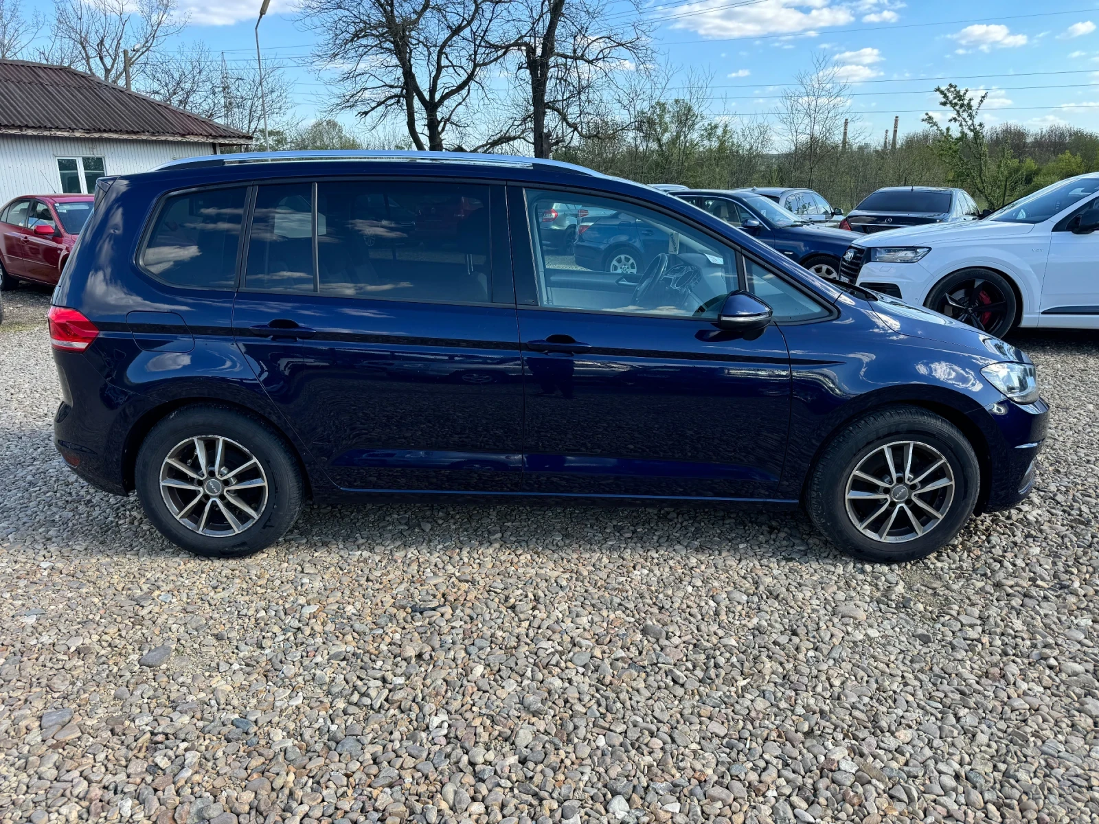 VW Touran 1 собственик-уникат Купи сега Топ цена, снимка 4 - Автомобили и джипове - 54284101