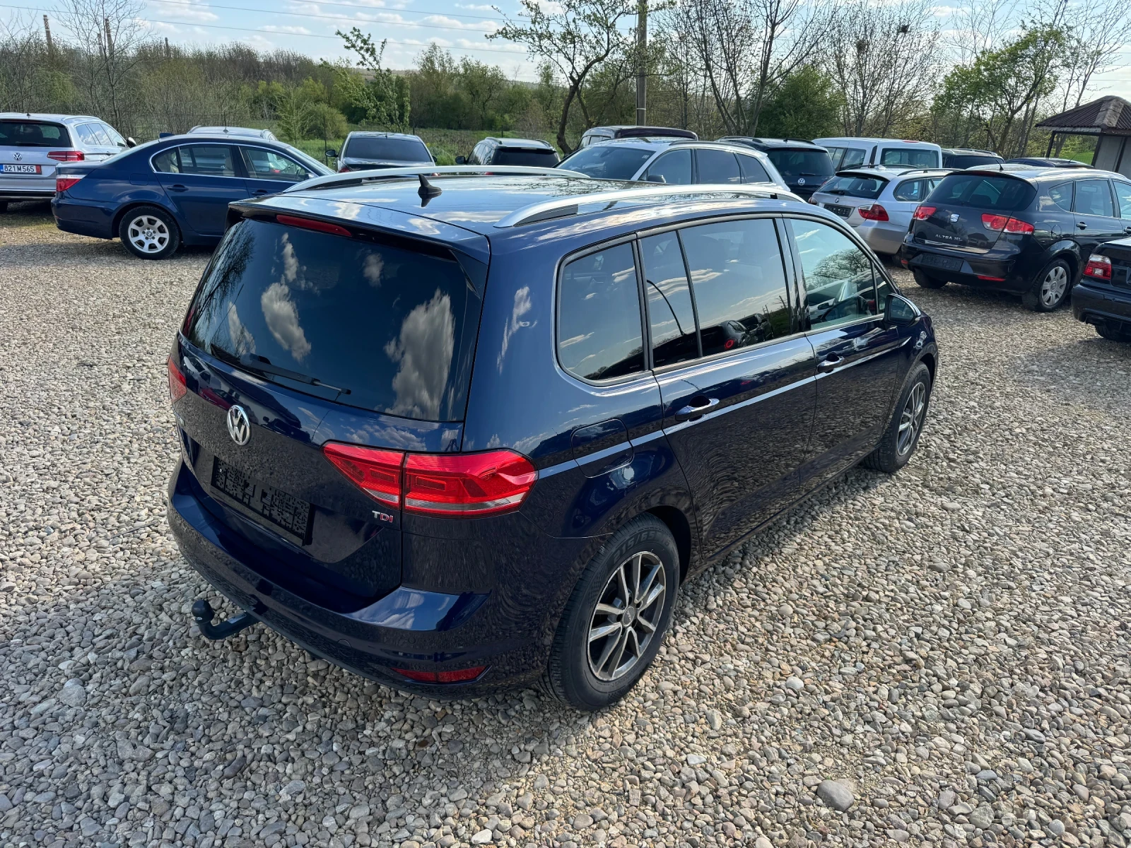 VW Touran 1 собственик-уникат Купи сега Топ цена, снимка 6 - Автомобили и джипове - 54284101