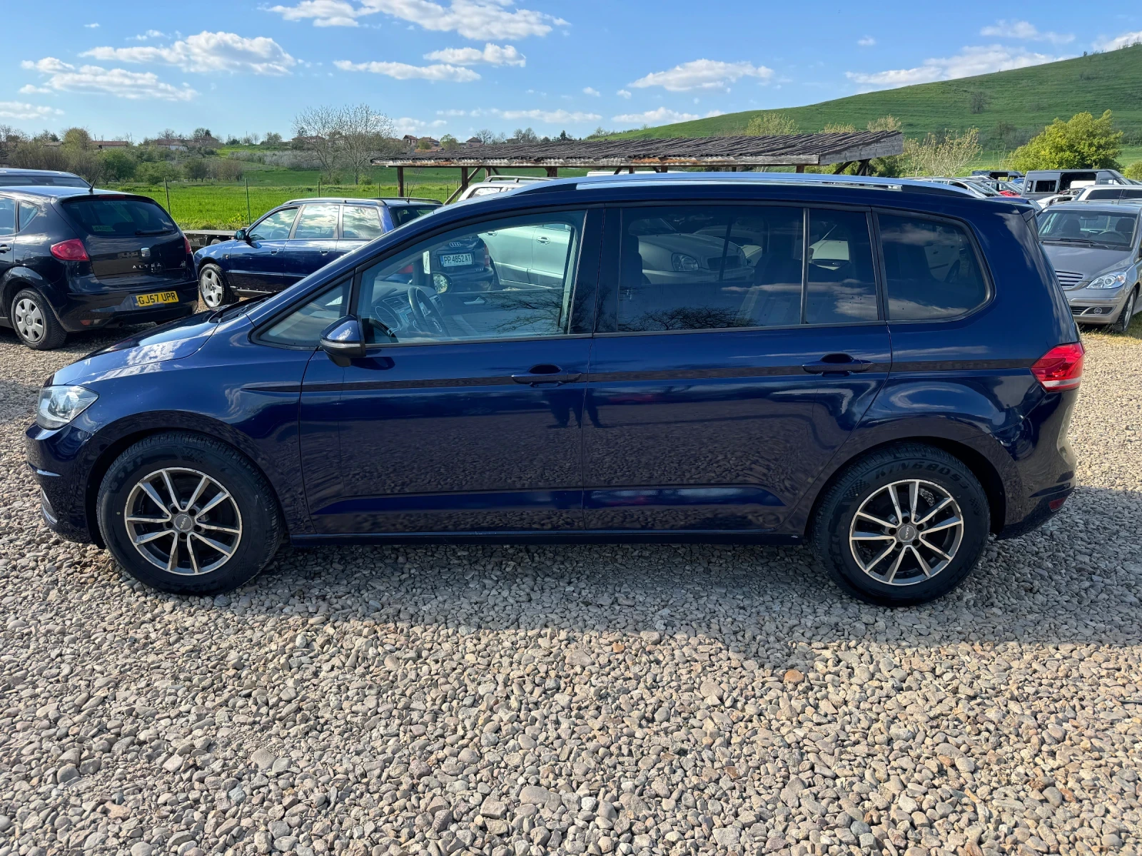 VW Touran 1 собственик-уникат Купи сега Топ цена, снимка 5 - Автомобили и джипове - 54284101