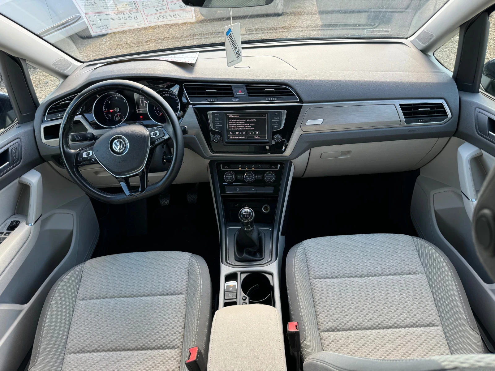 VW Touran 1 собственик-уникат Купи сега Топ цена, снимка 11 - Автомобили и джипове - 54284101