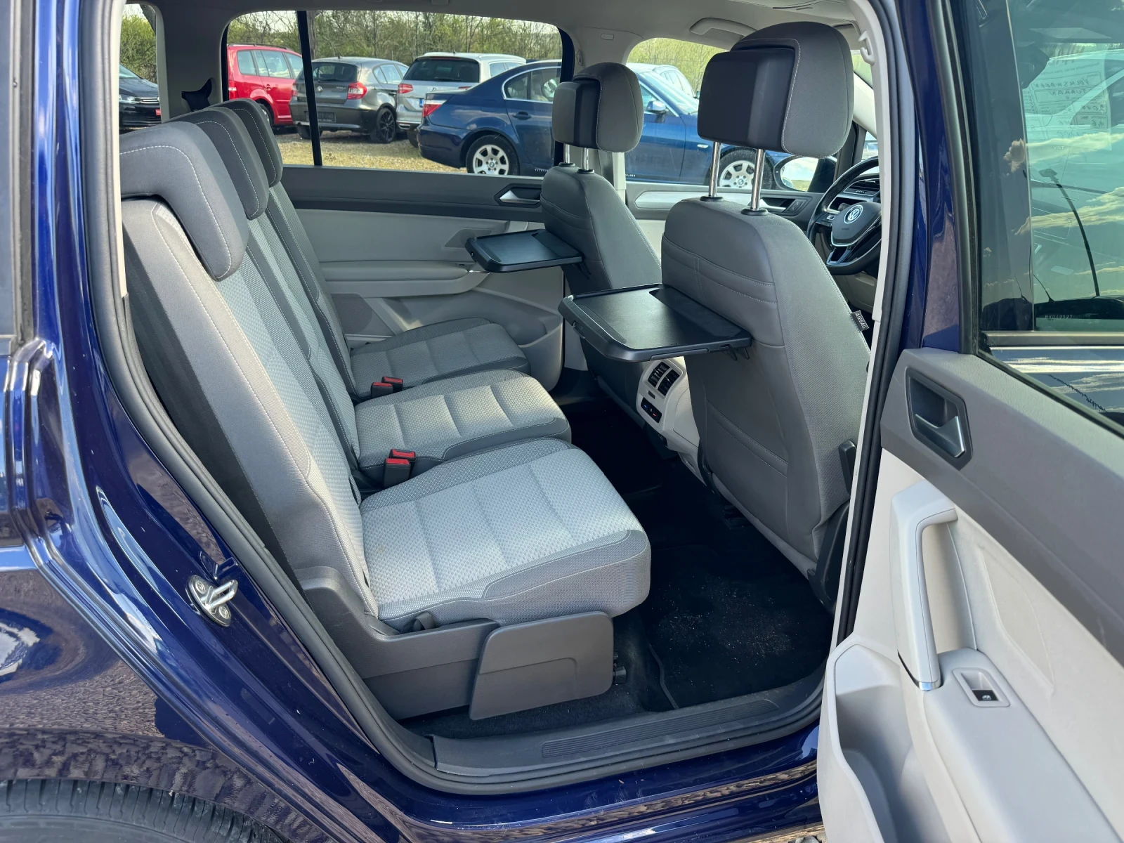 VW Touran 1 собственик-уникат Купи сега Топ цена, снимка 12 - Автомобили и джипове - 54284101