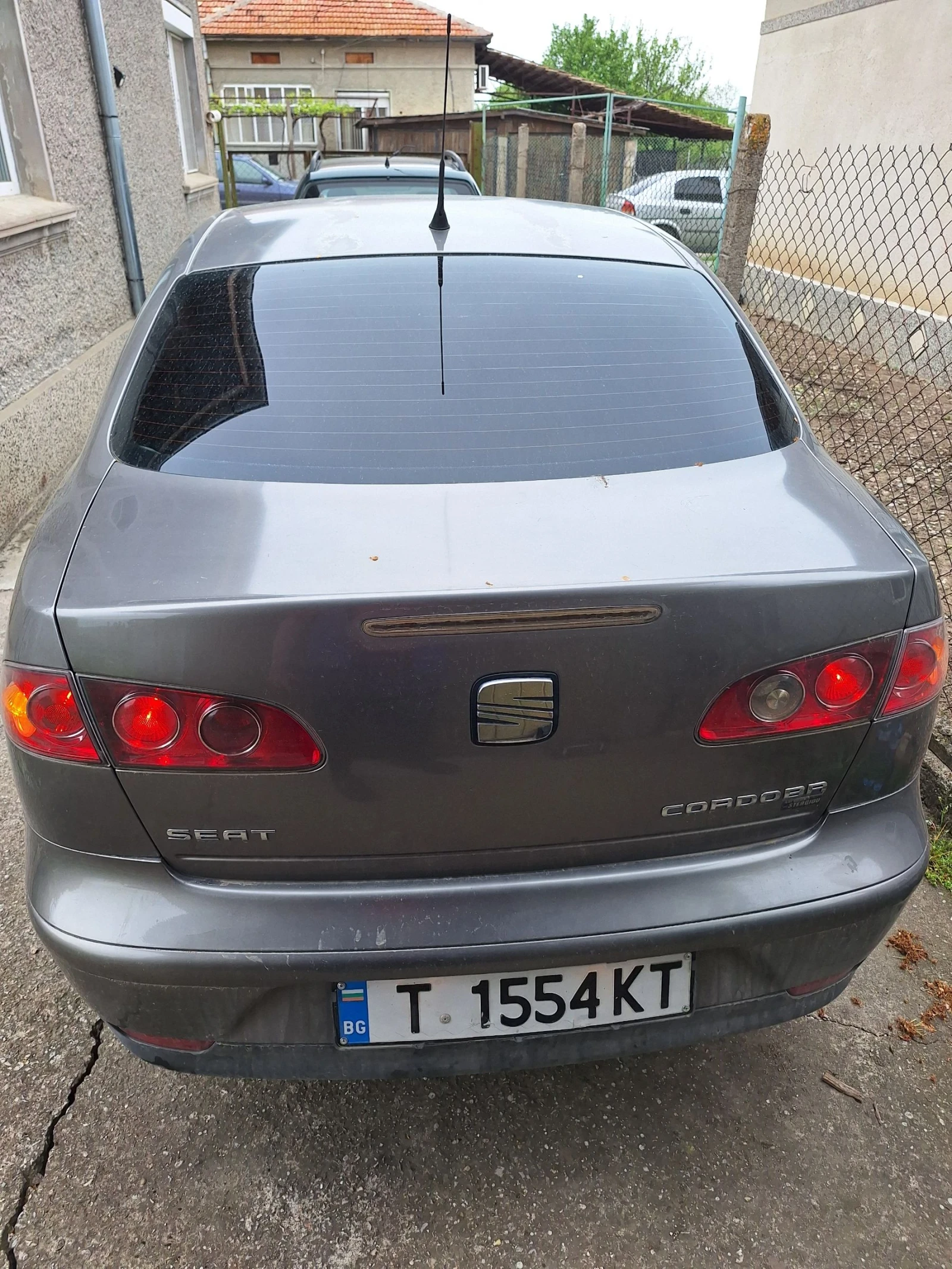 Seat Cordoba, снимка 5 - Автомобили и джипове - 54482175