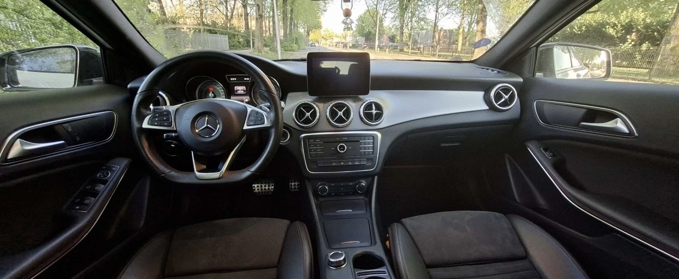 Mercedes-Benz GLA 180, снимка 8 - Автомобили и джипове - 55100339
