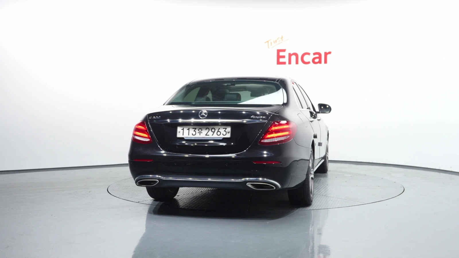 Mercedes-Benz E 300 4MATIC Avantgarde, снимка 4 - Автомобили и джипове - 55523376
