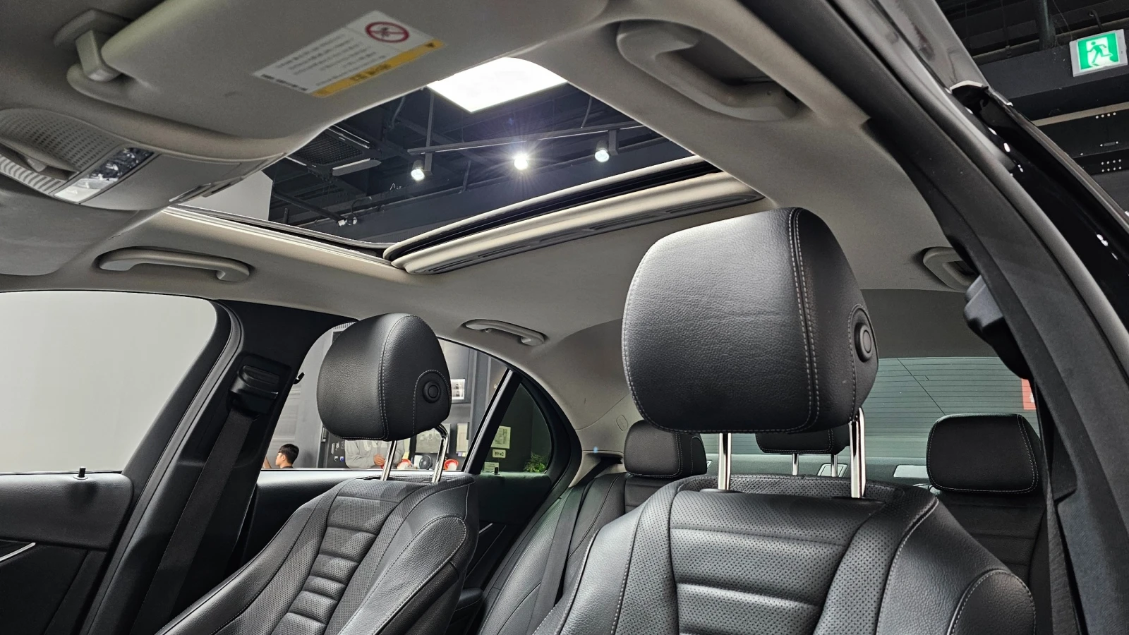 Mercedes-Benz E 300 4MATIC Avantgarde, снимка 14 - Автомобили и джипове - 55523376
