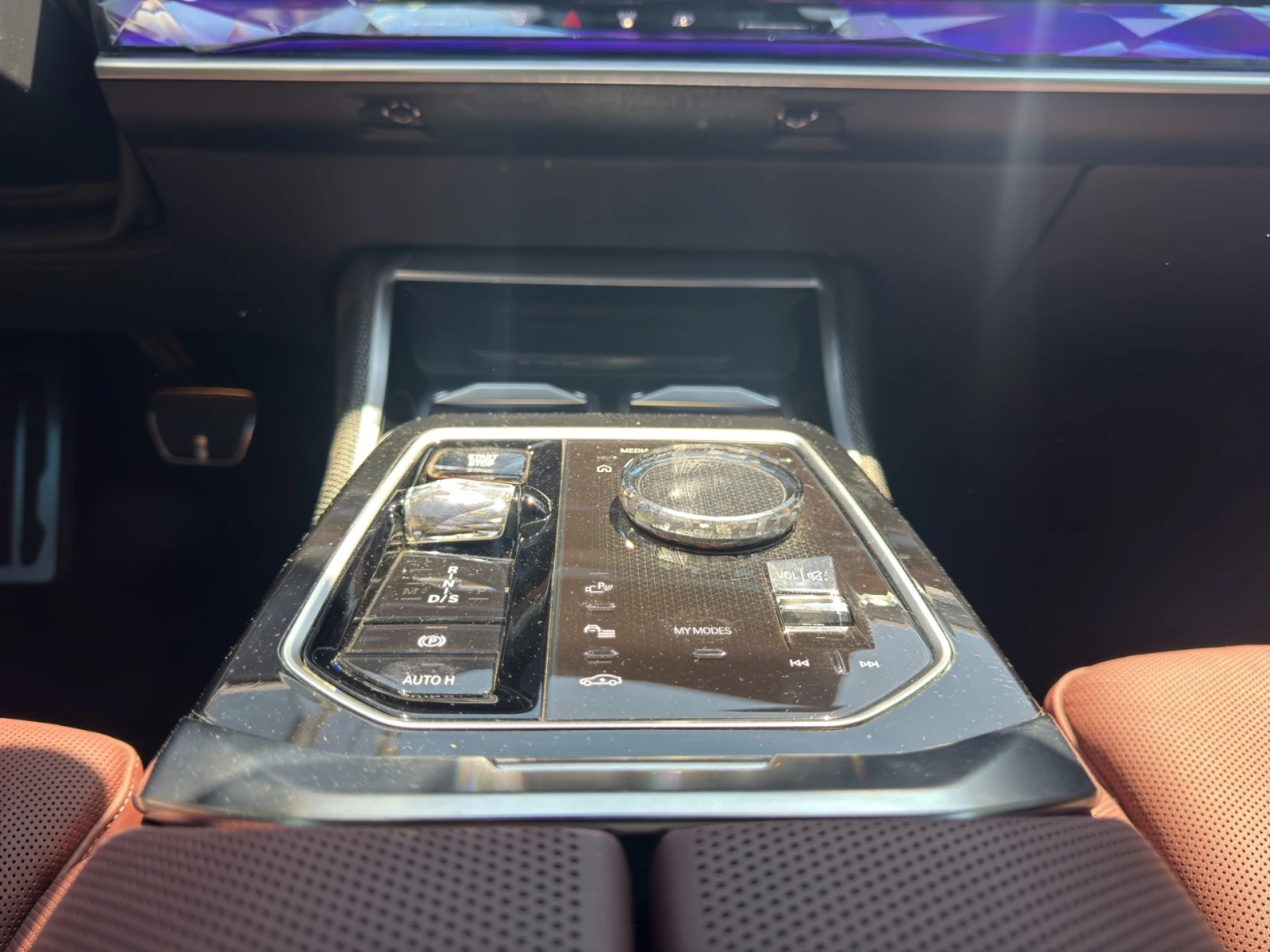 BMW 740 xDrive Sedan, снимка 11 - Автомобили и джипове - 55573513