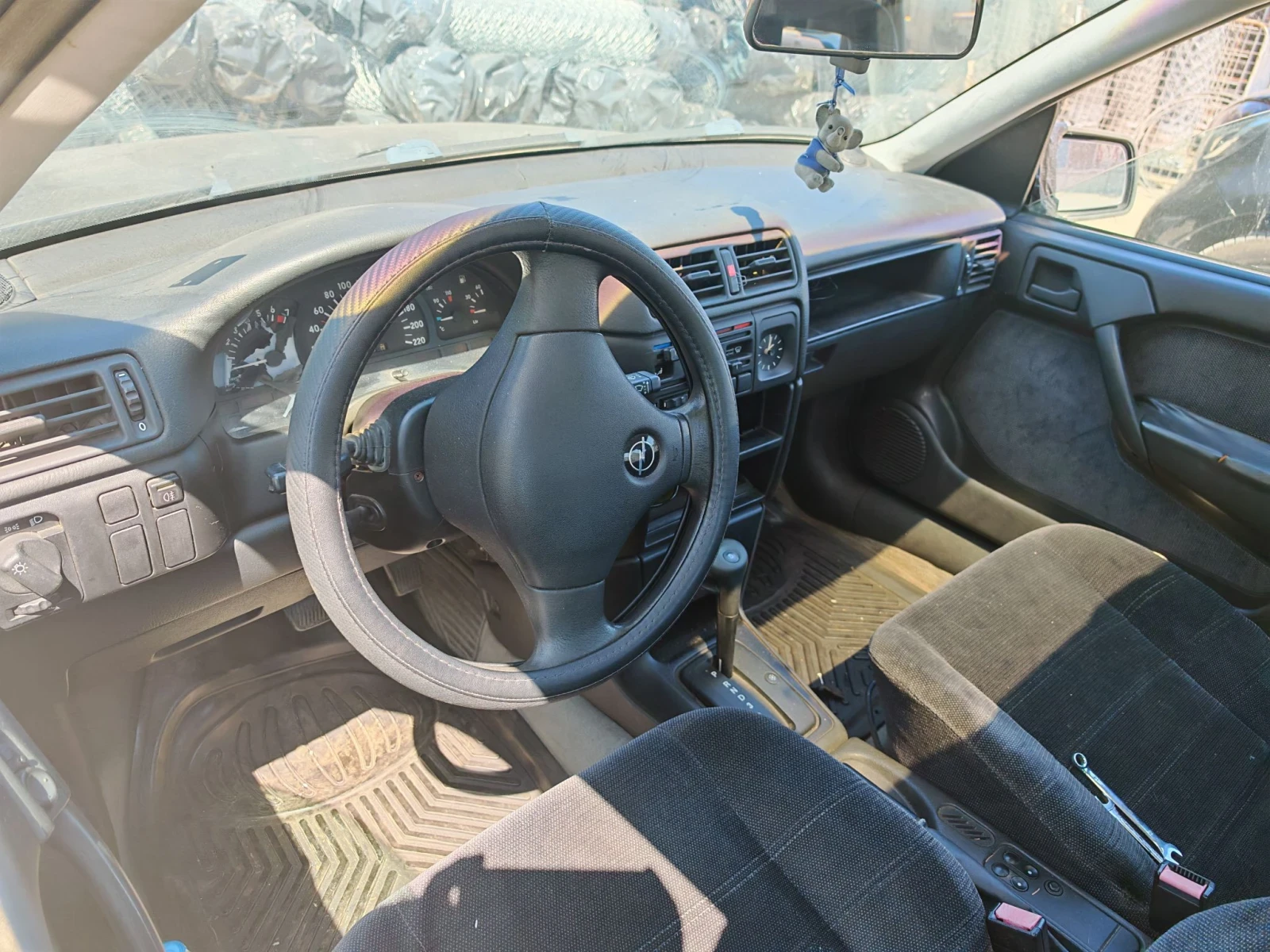 Opel Vectra A, снимка 8 - Автомобили и джипове - 55705308