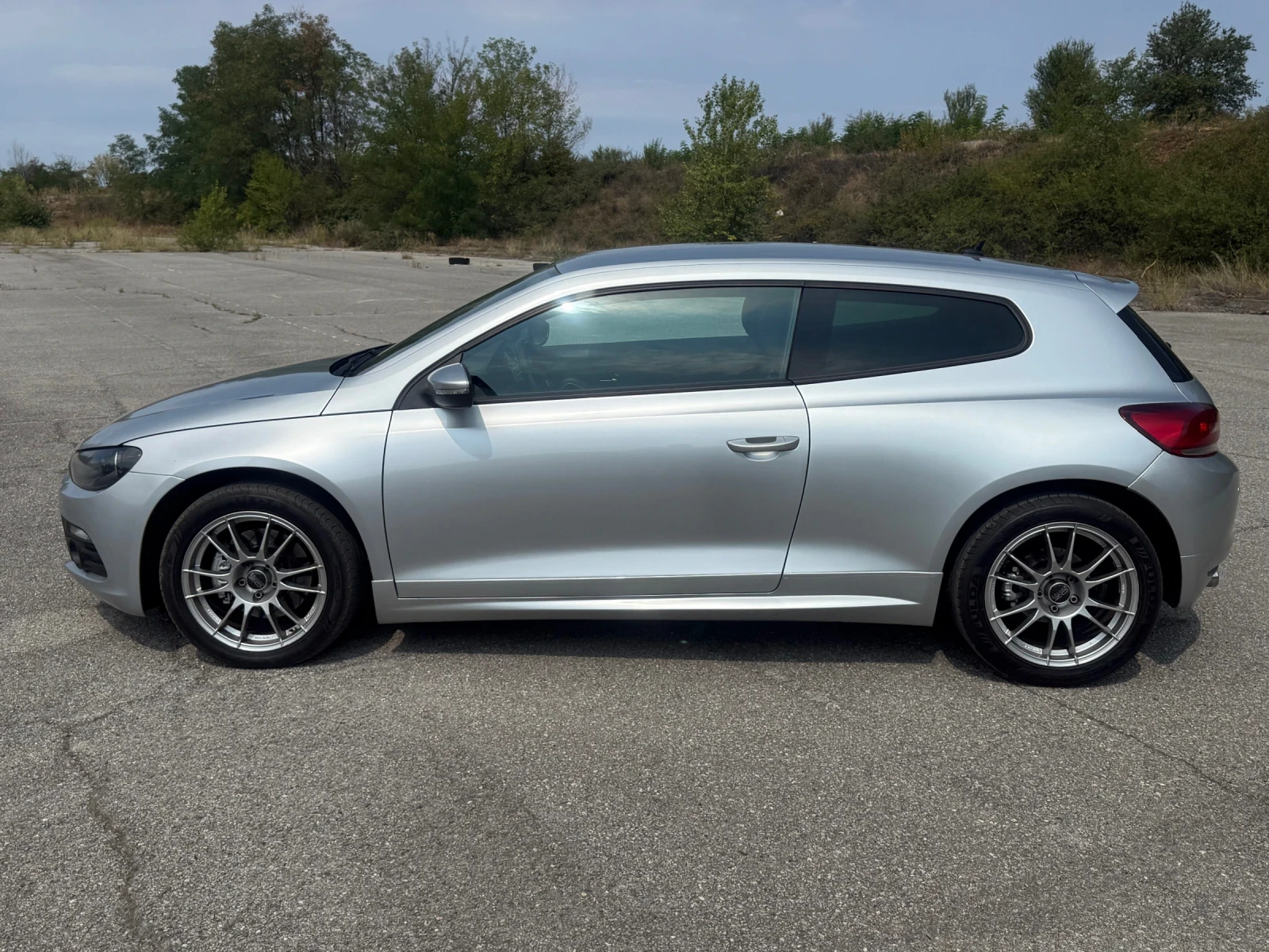 VW Scirocco 2.0TSI, снимка 8 - Автомобили и джипове - 55989496