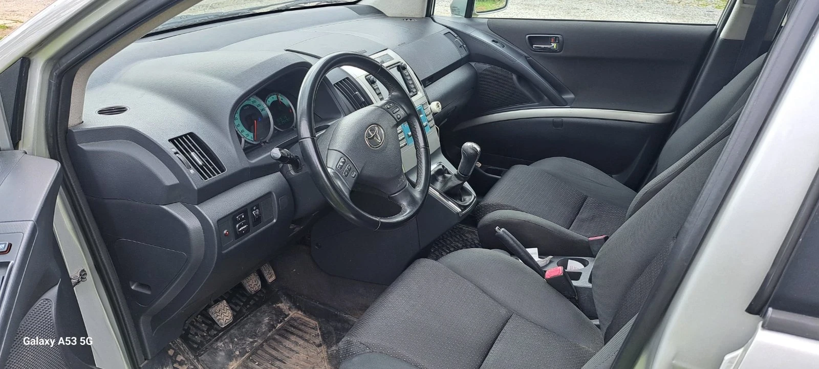 Toyota Corolla verso, снимка 6 - Автомобили и джипове - 56139998