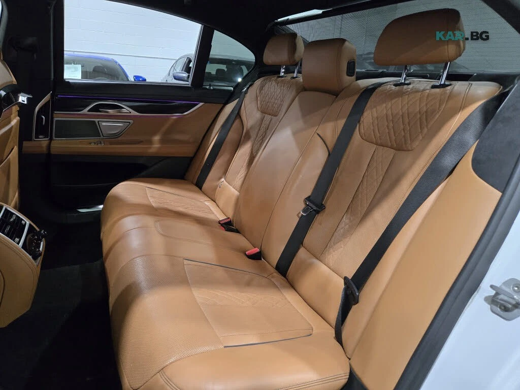 BMW 750 xDrive * АвтоКредит * (ЦЕНА ДО БГ), снимка 16 - Автомобили и джипове - 56261809