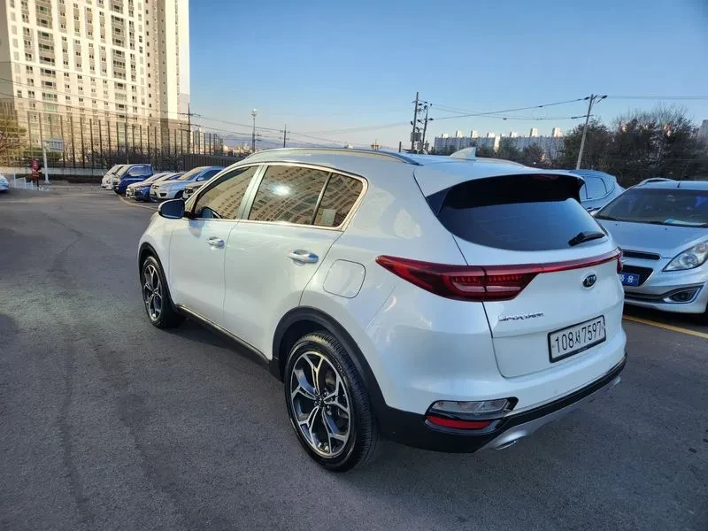 Kia Sportage 2.0 2Wd Prestige, снимка 4 - Автомобили и джипове - 55937638