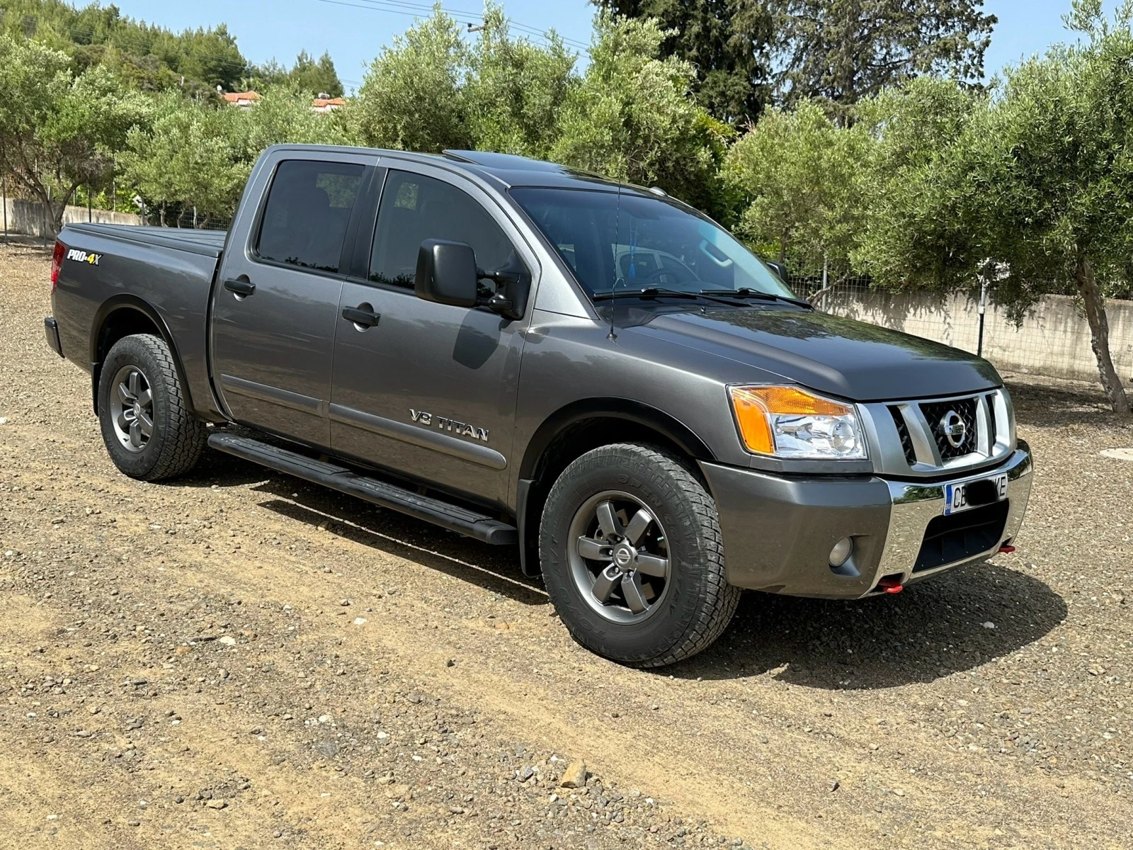 Nissan Titan crew cab Pro-4x 5.6 V8 LPG  - изображение 2