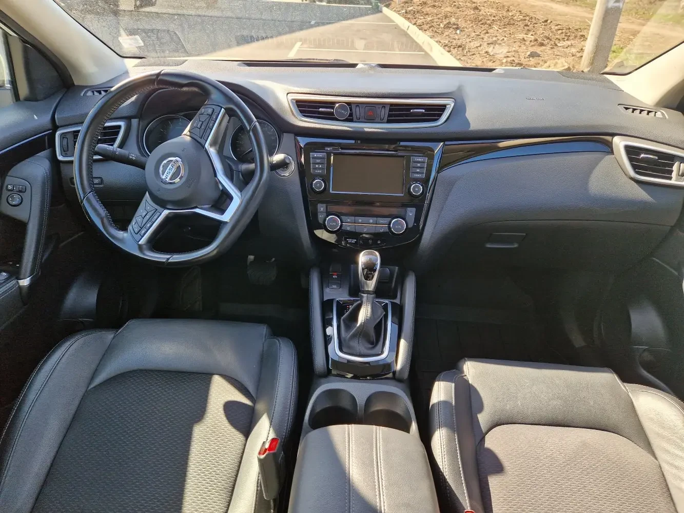 Nissan Qashqai, снимка 7 - Автомобили и джипове - 53839533