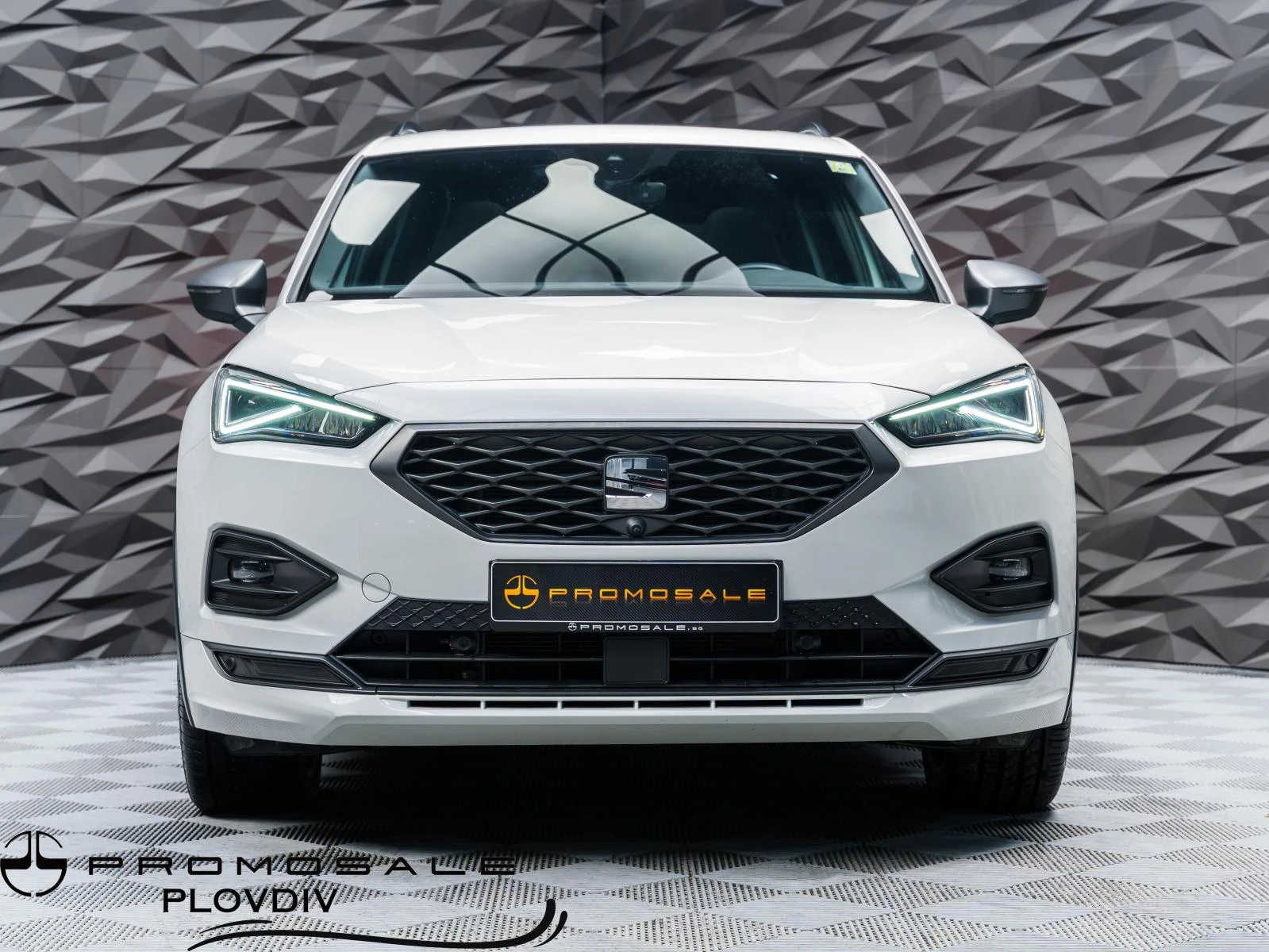 Seat Tarraco FR4* MEMORY* 360* PANO* ПОДГРЕВ* KEYLESS* , снимка 2 - Автомобили и джипове - 53923707