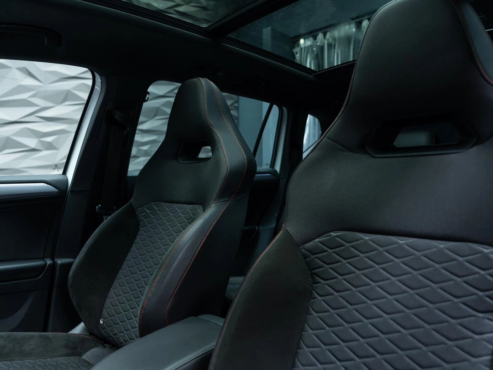 Seat Tarraco FR4* MEMORY* 360* PANO* ПОДГРЕВ* KEYLESS* , снимка 8 - Автомобили и джипове - 53923707