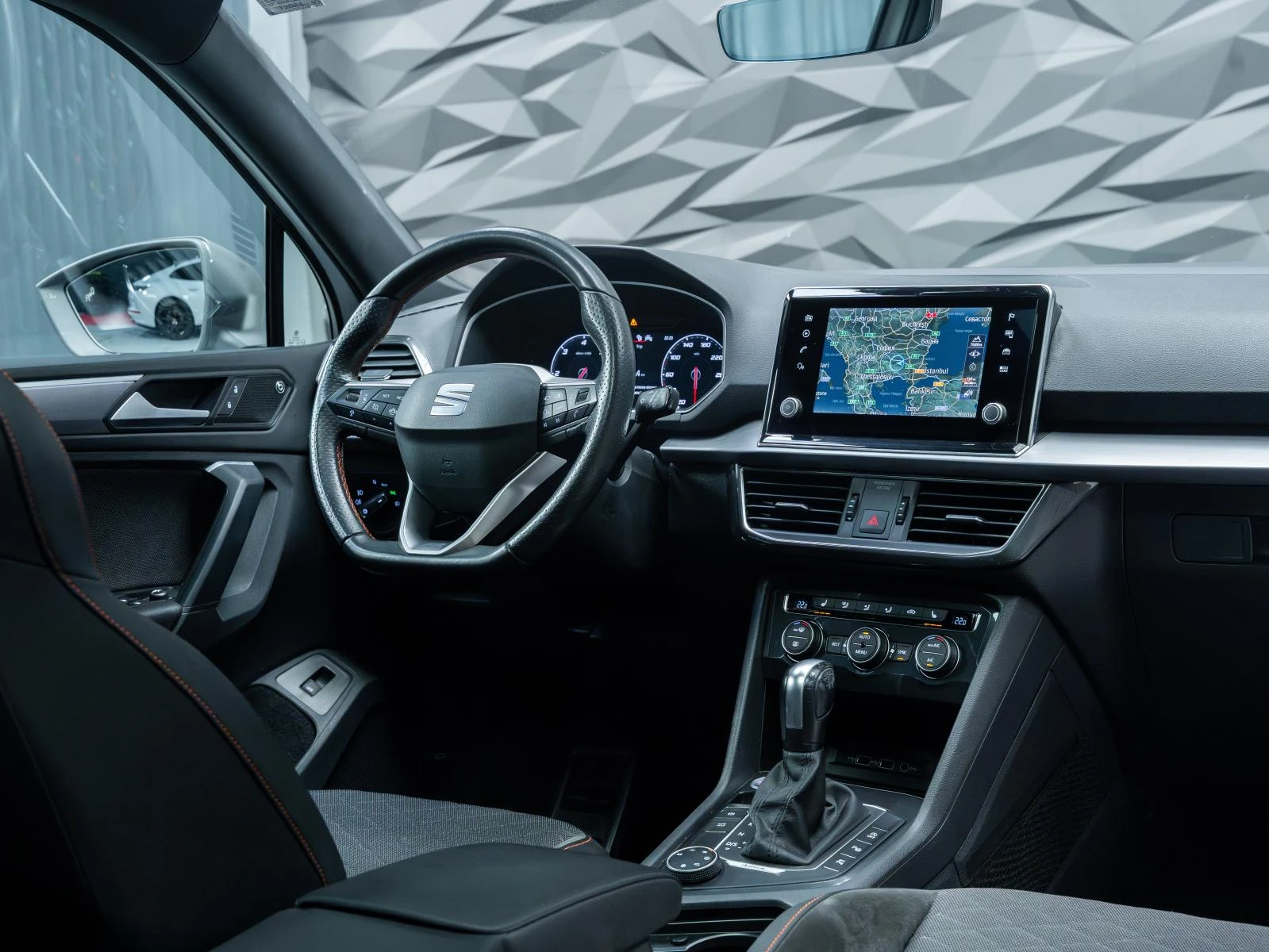 Seat Tarraco FR4* MEMORY* 360* PANO* ПОДГРЕВ* KEYLESS* , снимка 5 - Автомобили и джипове - 53923707