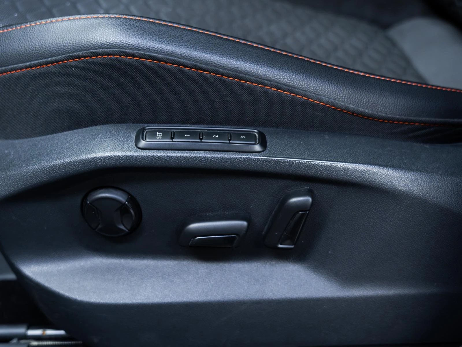 Seat Tarraco FR4* MEMORY* 360* PANO* ПОДГРЕВ* KEYLESS* , снимка 11 - Автомобили и джипове - 53923707